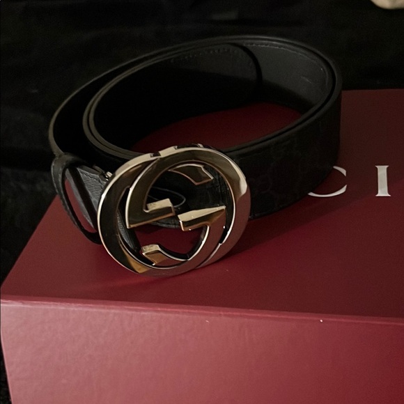 Gucci Black Belt with Gold Buckle - Picture 1 of 2